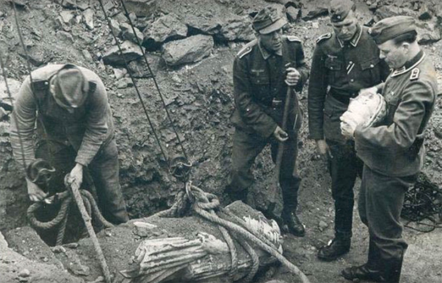 Πολυτεχνείο: Εορτασμός της επετείου της 28ης Οκτωβρίου 1940 σε καιρό πανδημίας