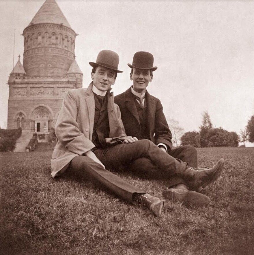 H gay φωτογράφηση έχει τη... δική της ιστορία!