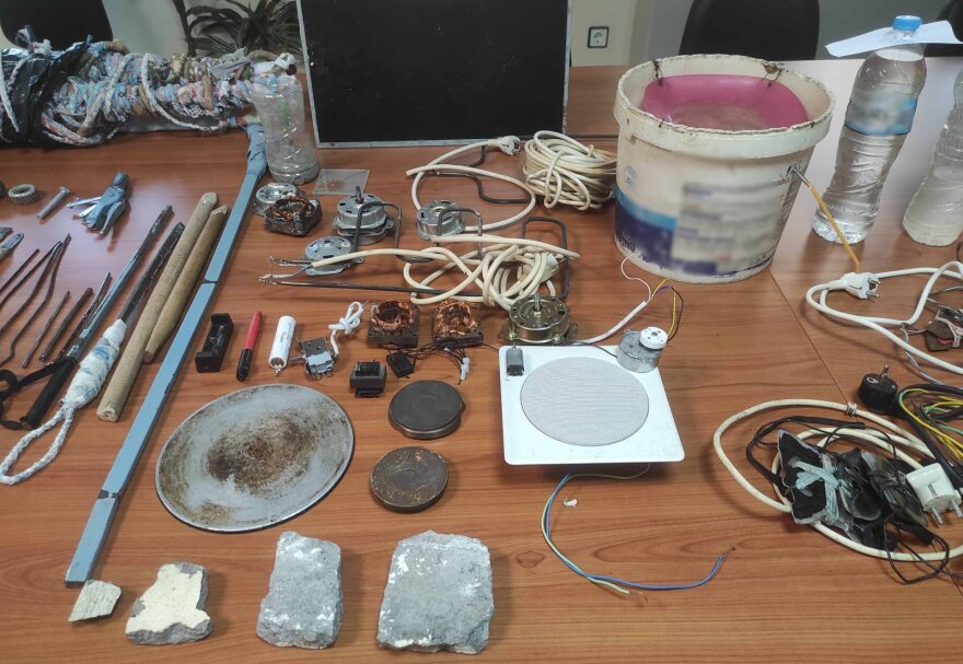 Φυλακές Τρικάλων: Ναρκωτικά, αυτοσχέδια όπλα και αποστακτήρες αλκοόλ στα κελιά 