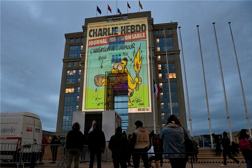 Charlie Hebdo: Σάτιρα πέρα από τα όρια, πέρα από τις σφαίρες και το αίμα
