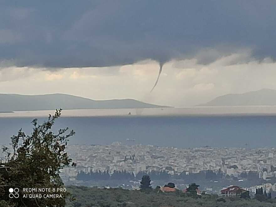 Καιρός: Η «Κίρκη» έφερε... υδροσίφωνα στον Παγασητικό