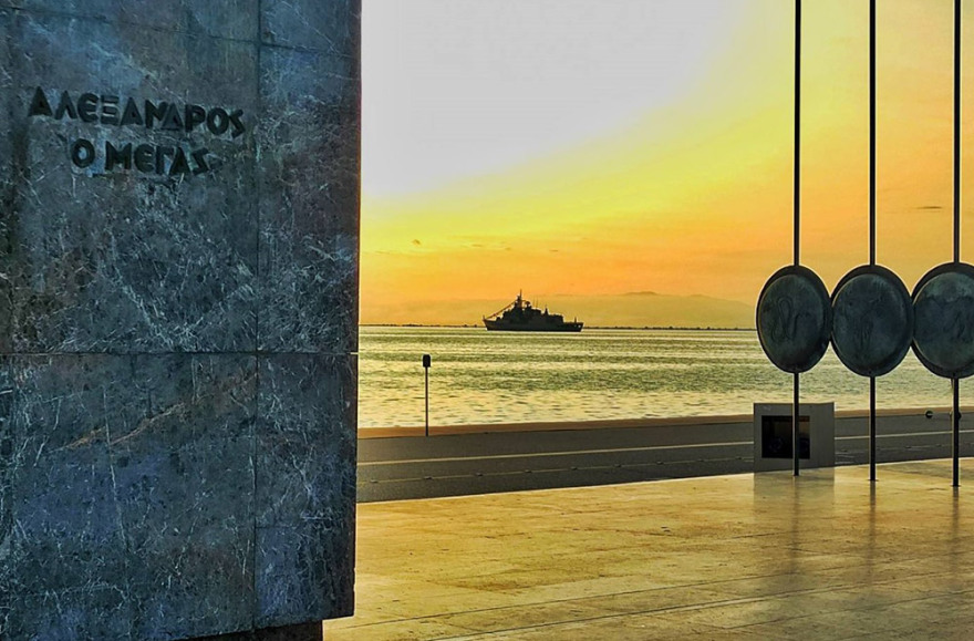 Παρέλαση σε όλη την Ελλάδα έκαναν τα πολεμικά μας πλοία και αεροσκάφη για την 28η Οκτωβρίου