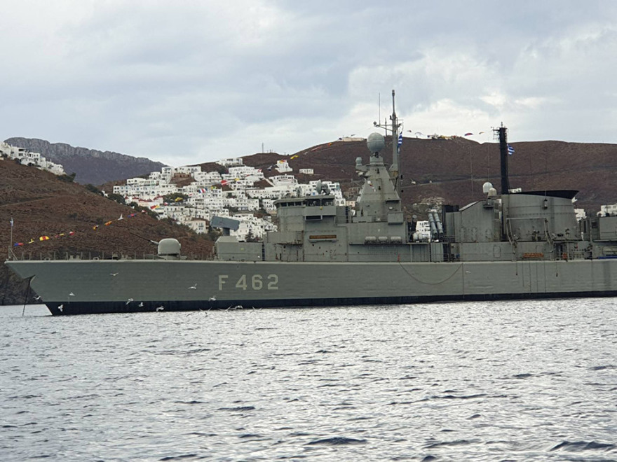 Παρέλαση σε όλη την Ελλάδα έκαναν τα πολεμικά μας πλοία και αεροσκάφη για την 28η Οκτωβρίου