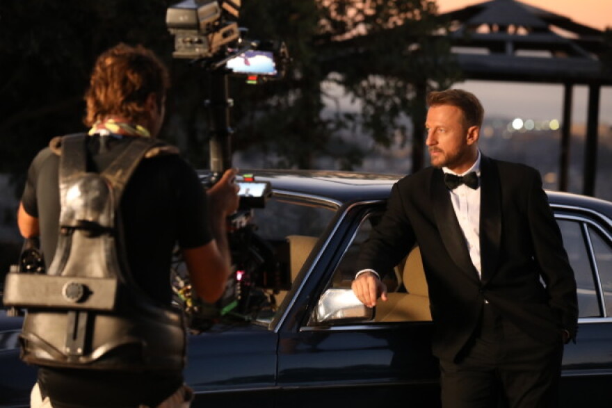 Κώστας Καραφώτης: Backstage φωτογραφίες από το νέο του video clip