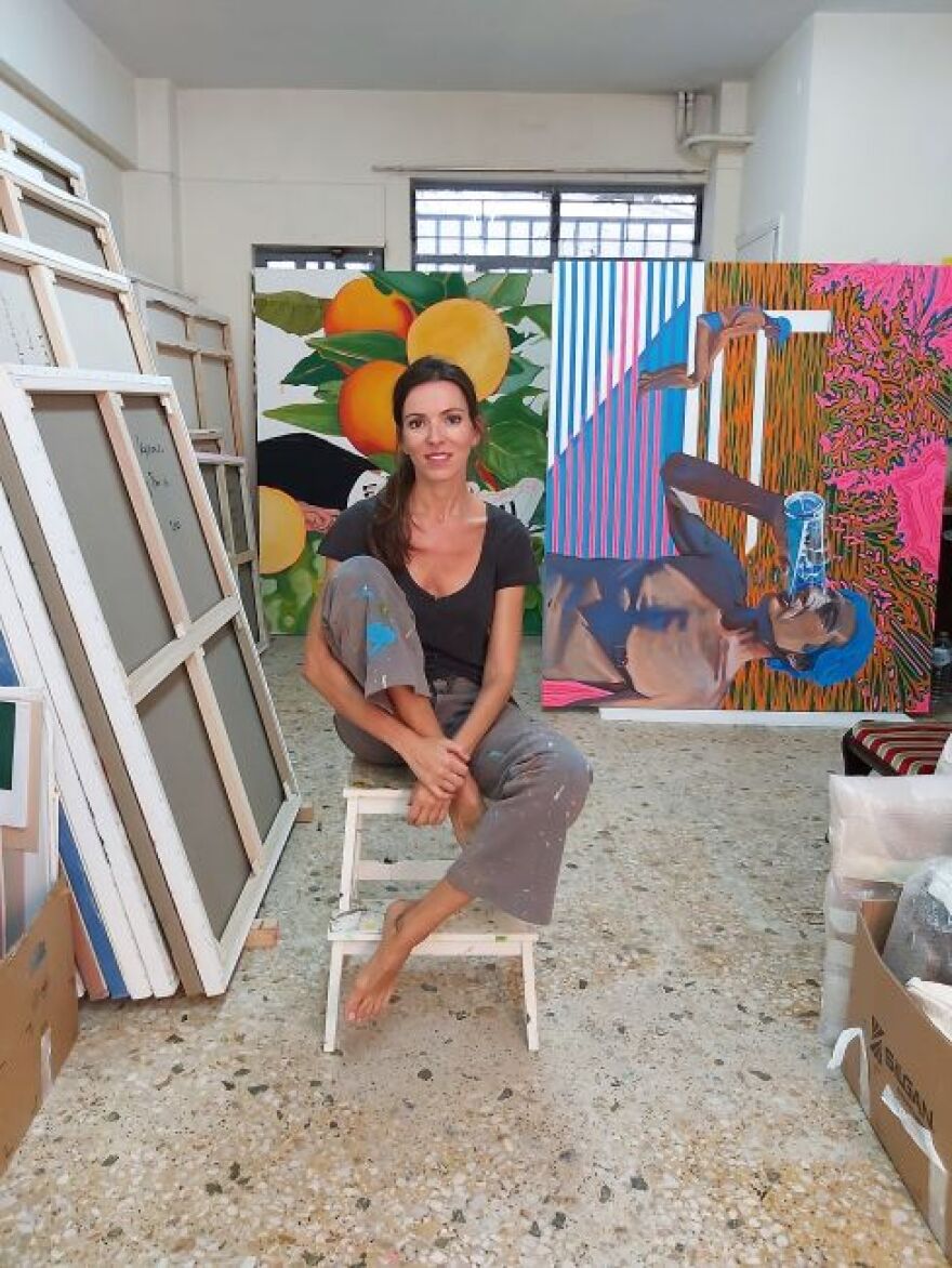 Ο γοητευτικός εικαστικός κόσμος της Στέλλας Καπεζάνου στην Evripides Art Gallery