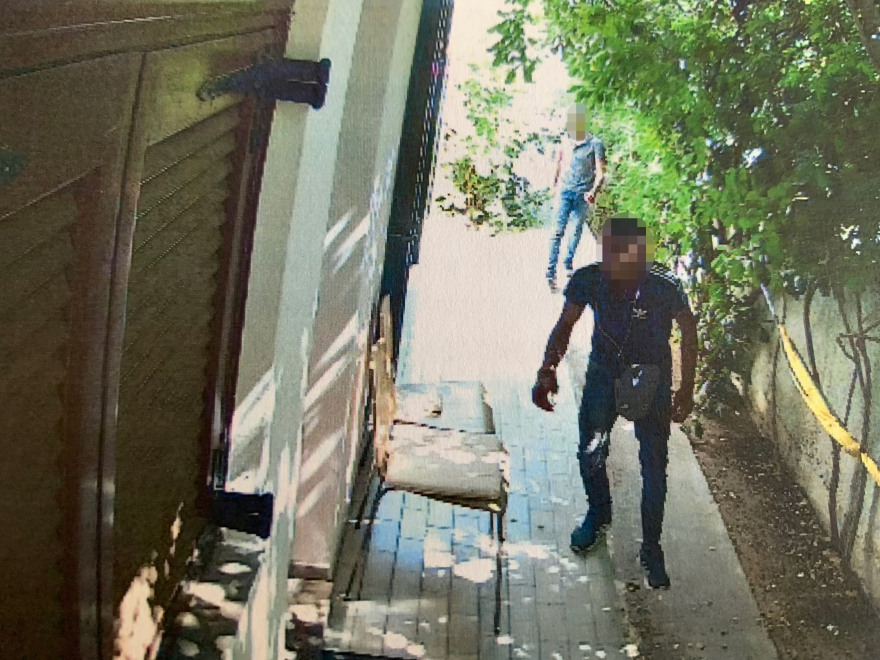 Ληστές υποδύονταν τους... πωλητές εφημερίδων για να μπουκάρουν σε σπίτια - Δείτε φωτογραφίες