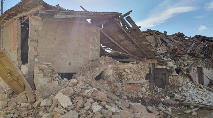 Σεισμός στη Σάμο: Έπεσε εκκλησία στο Καρλόβασι - Δείτε βίντεο