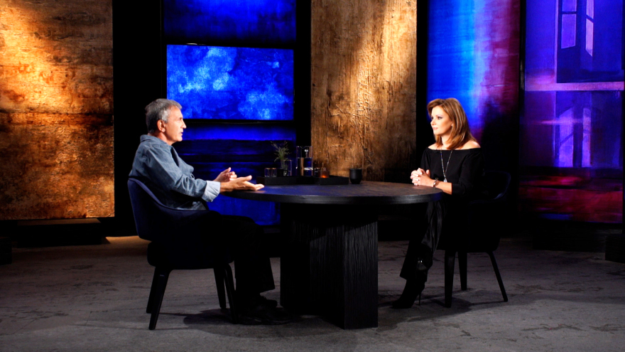 Γιώργος Νταλάρας: Ο κόσμος βλέπει τον Νταλάρα σε αφίσα και του βάζει πάνω μουστάκια και γυαλιά και ξεχνάει τον άνθρωπο