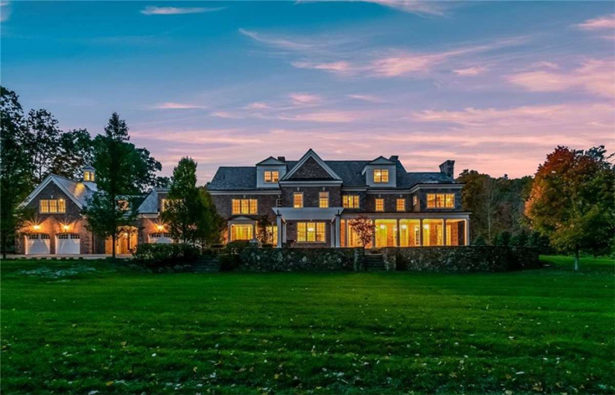 Φώτης Ντούλος: Βρέθηκε αγοραστής για το πολυτελές αρχοντικό του στο Κονέκτικατ  - Δείτε φωτογραφίες 