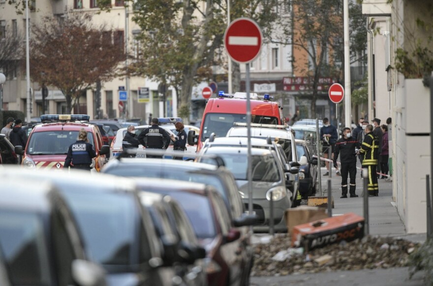 Επίθεση σε ελληνική εκκλησία στη Λυών - Τραυματίας ο ιερέας - Τι είπε στο protothema.gr εφημέριος της ορθόδοξης κοινότητας