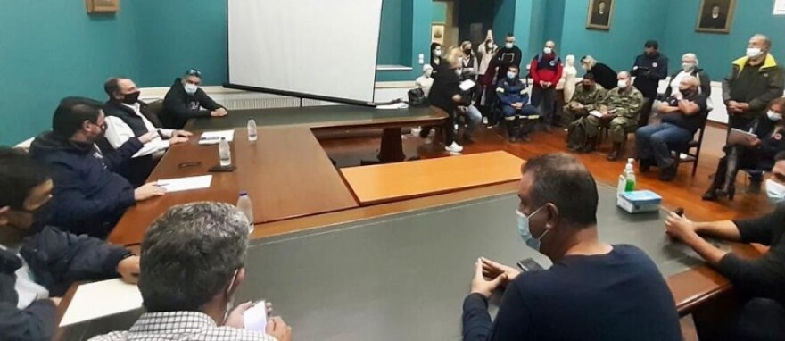 Σεισμός στη Σάμο: Σύσκεψη υπό τον Νίκο Χαρδαλιά στο Καρλόβασι