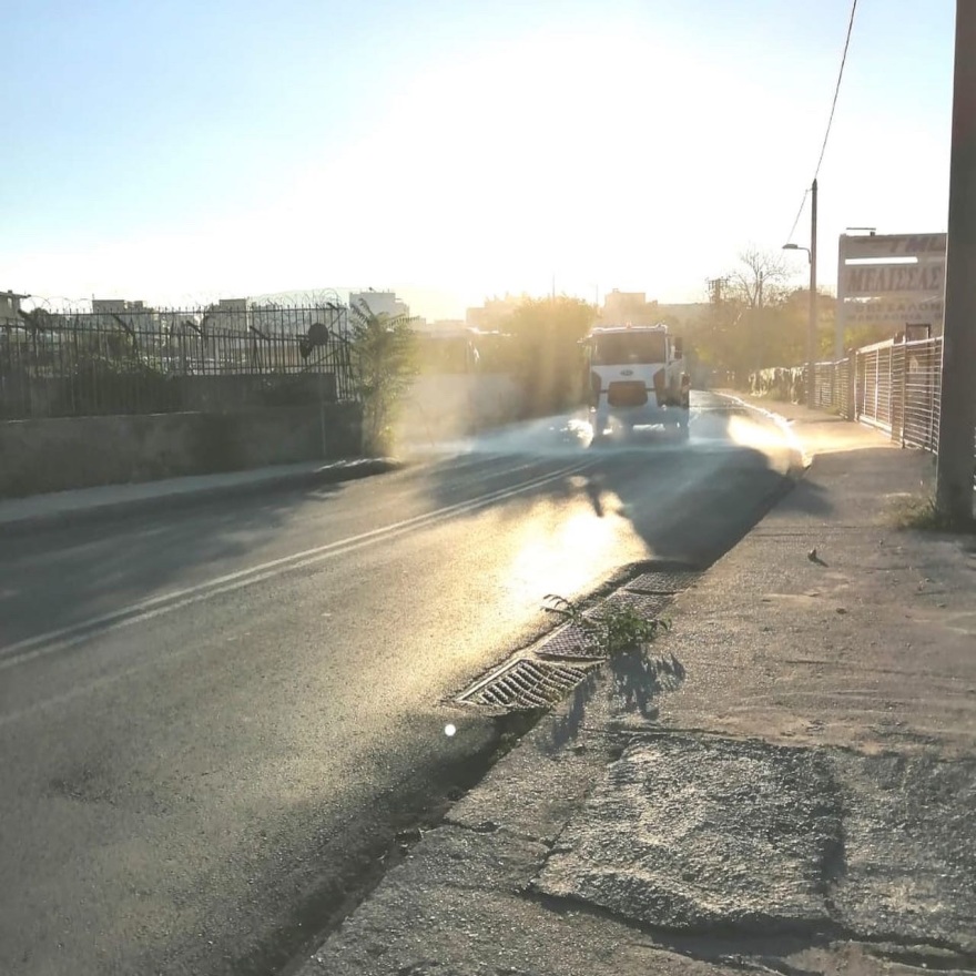 Δήμος Αθηναίων: Κυριακάτικη επιχείρηση καθαρισμού και απολύμανσης στον Βοτανικό (φωτό) 