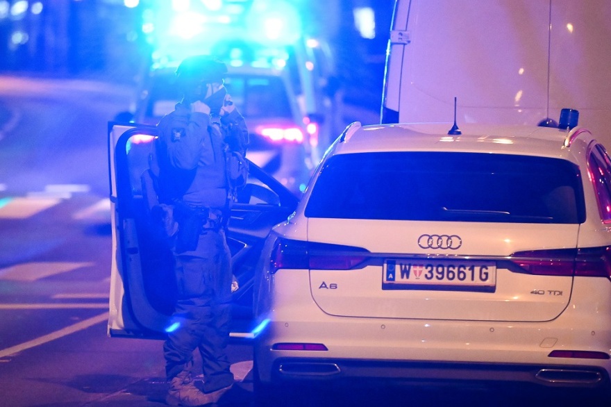 Επίθεση στη Βιέννη: Τρομοκρατικό χτύπημα σε έξι σημεία - Τρεις νεκροί και 15 τραυματίες