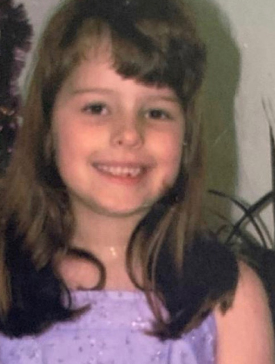 Η συγκλονιστική ιστορία της Τζάσμιν: Ο παιδόφιλος που οδηγήθηκε στη φυλακή από τη θετή του κόρη