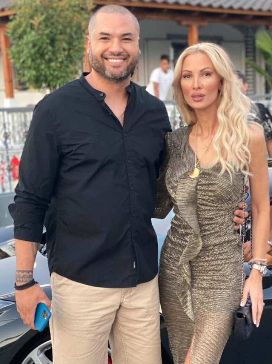 Πρώην Σταρ Ελλάς έχει σχέση με τον «βασιλιά των Τσιγγάνων» 