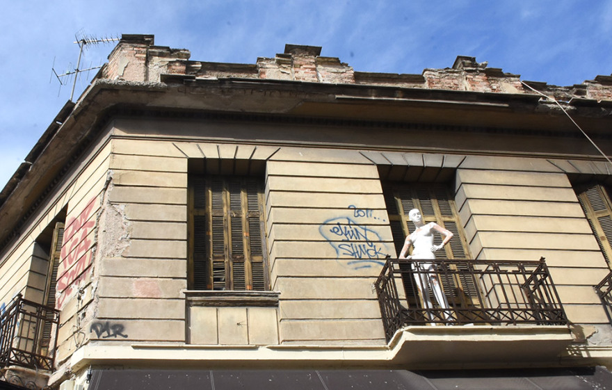 Αυτοψία στα εγκαταλελειμμένα ακίνητα της Αθήνας: Κίνδυνος κατάρρευσης για εκατοντάδες κτήρια