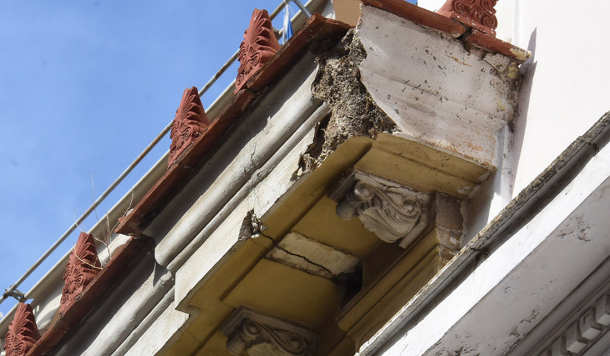 Αυτοψία στα εγκαταλελειμμένα ακίνητα της Αθήνας: Κίνδυνος κατάρρευσης για εκατοντάδες κτήρια