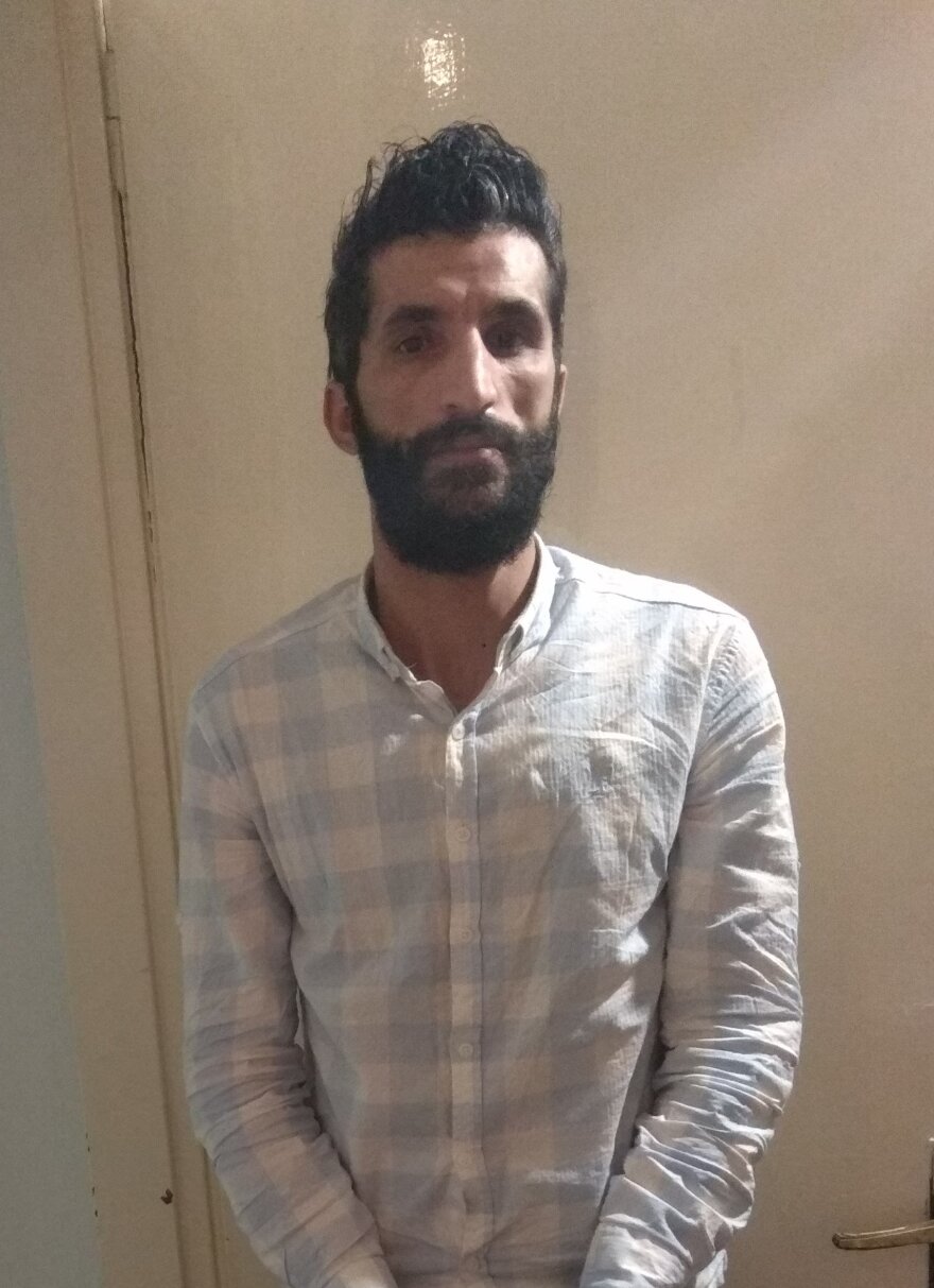 Στη δημοσιότητα έδωσε η ΕΛΑΣ φωτογραφίες αλλοδαπού που λήστευε οδηγούς ταξί