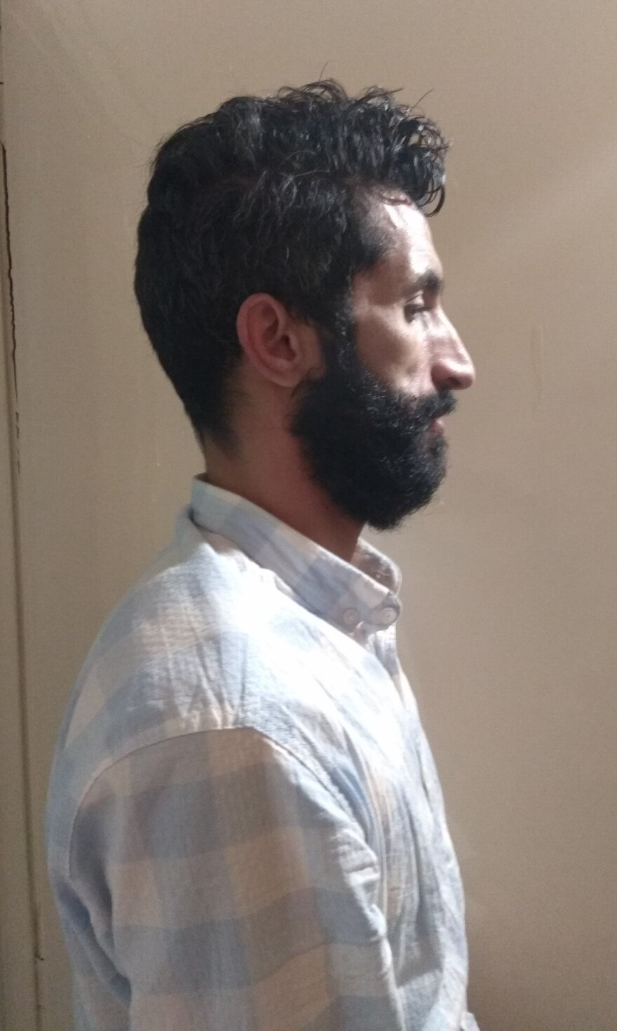 Στη δημοσιότητα έδωσε η ΕΛΑΣ φωτογραφίες αλλοδαπού που λήστευε οδηγούς ταξί