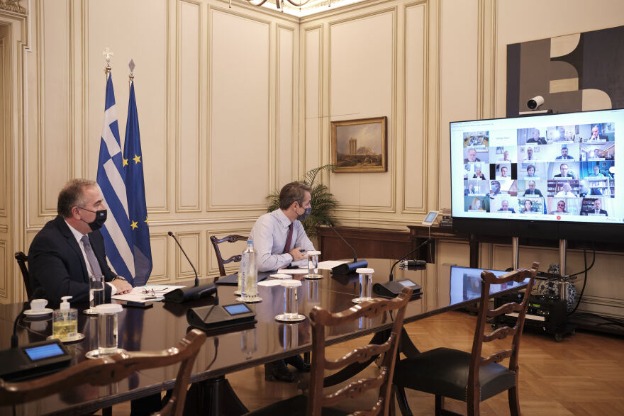 Μητσοτάκης στους βουλευτές της ΝΔ: Να «ενοχλείτε» την κυβέρνηση, όποτε βλέπετε αστοχίες