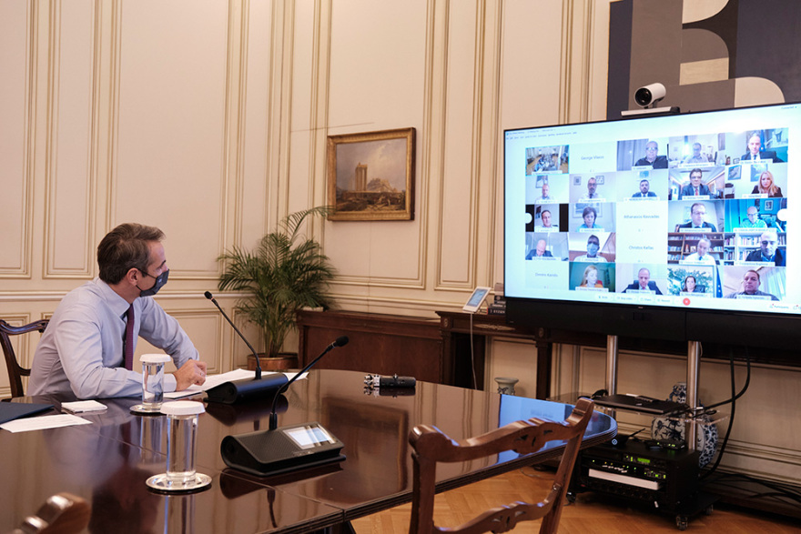 Μητσοτάκης στους βουλευτές της ΝΔ: Να «ενοχλείτε» την κυβέρνηση, όποτε βλέπετε αστοχίες