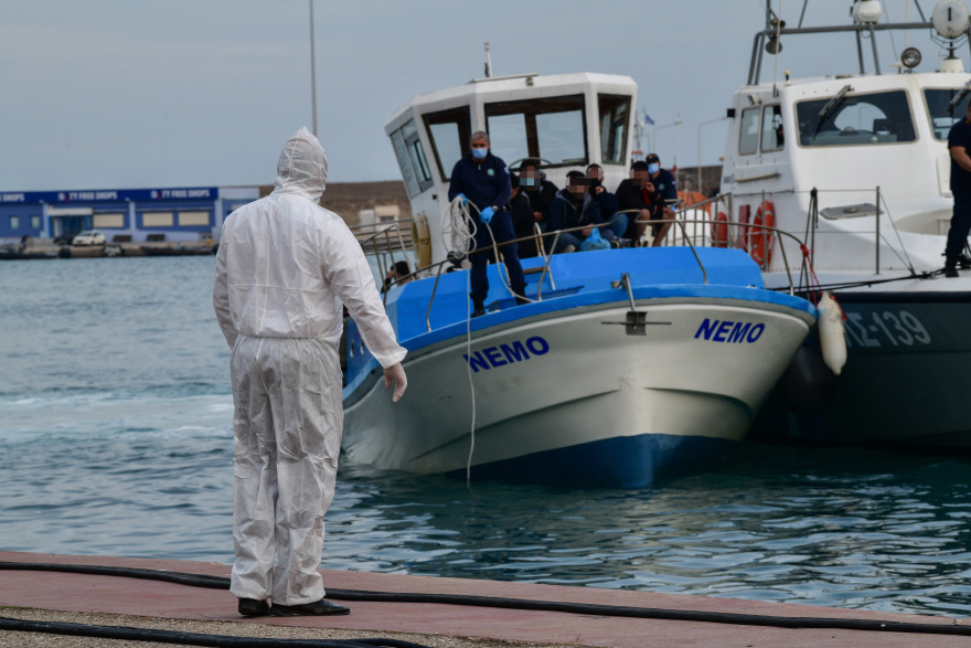 Ηλεία: Έφτασε σκάφος μεταναστών που κουβαλούσε καταδιωκόμενους του Ερντογάν
