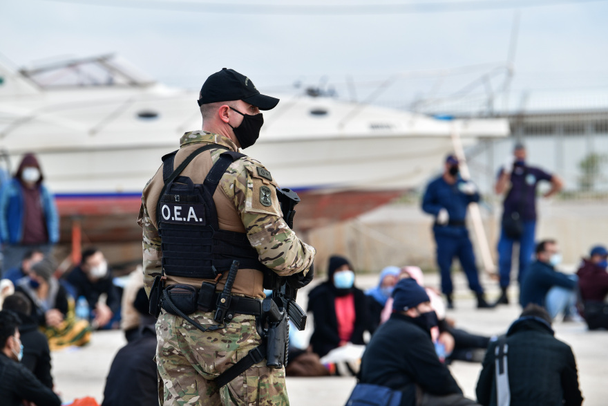 Ηλεία: Έφτασε σκάφος μεταναστών που κουβαλούσε καταδιωκόμενους του Ερντογάν