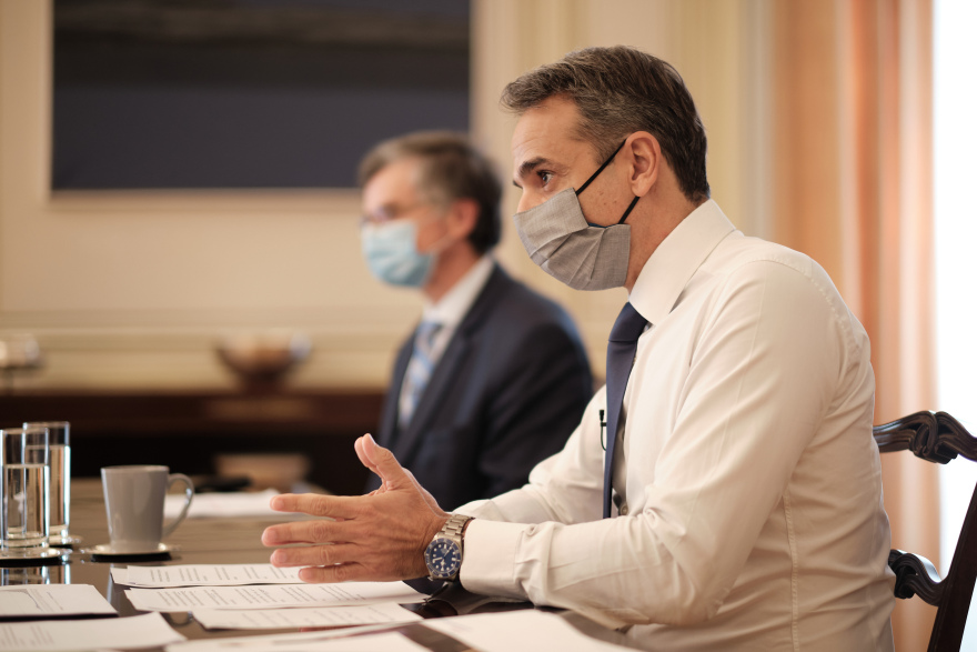 Κορωνοϊός: Lockdown ανακοινώνει στις 12 ο Μητσοτάκης: Έρχεται ξανά το SMS - Τι θα ισχύσει