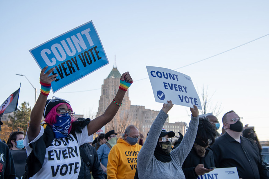 Αμερικανικές εκλογές: Τέσσερις πολιτείες κρίνουν το εκλογικό «θρίλερ» - Αναμένονται τελικά αποτελέσματα από την Πενσιλβάνια