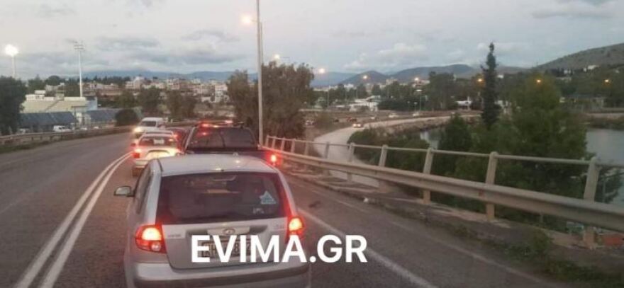 Χαμός στην είσοδο της Χαλκίδας στο ρεύμα από Αθήνα λόγω αυξημένης κίνησης