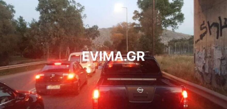 Χαμός στην είσοδο της Χαλκίδας στο ρεύμα από Αθήνα λόγω αυξημένης κίνησης