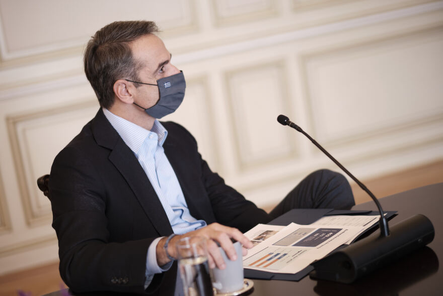 Μητσοτάκης: Να συγκρατήσουμε το δεύτερο κύμα του κορωνοϊού για να μην κάνουμε Χριστούγεννα με πολύ αυστηρά μέτρα