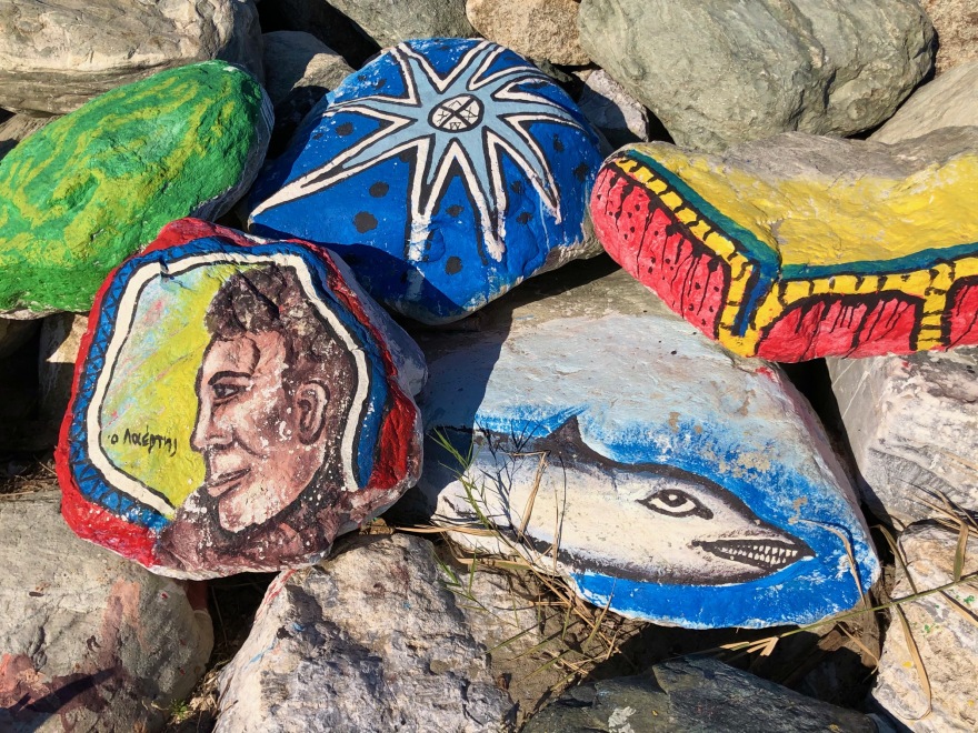 Πιερία: «Γκραφιτάς» ετών 71... μεταμόρφωσε ολόκληρο το χωριό του 