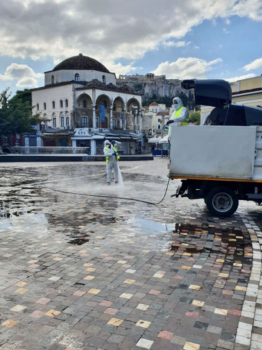  Δήμος Αθηναίων: Εντατικοποιούνται οι δράσεις καθαρισμού και απολύμανσης σε πολυσύχναστα σημεία