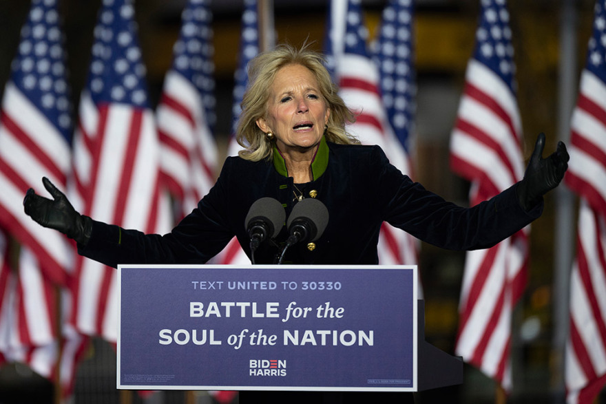 Τζιλ Μπάιντεν: Η γυναίκα που άλλαξε τη ζωή του «Θείου Τζο»