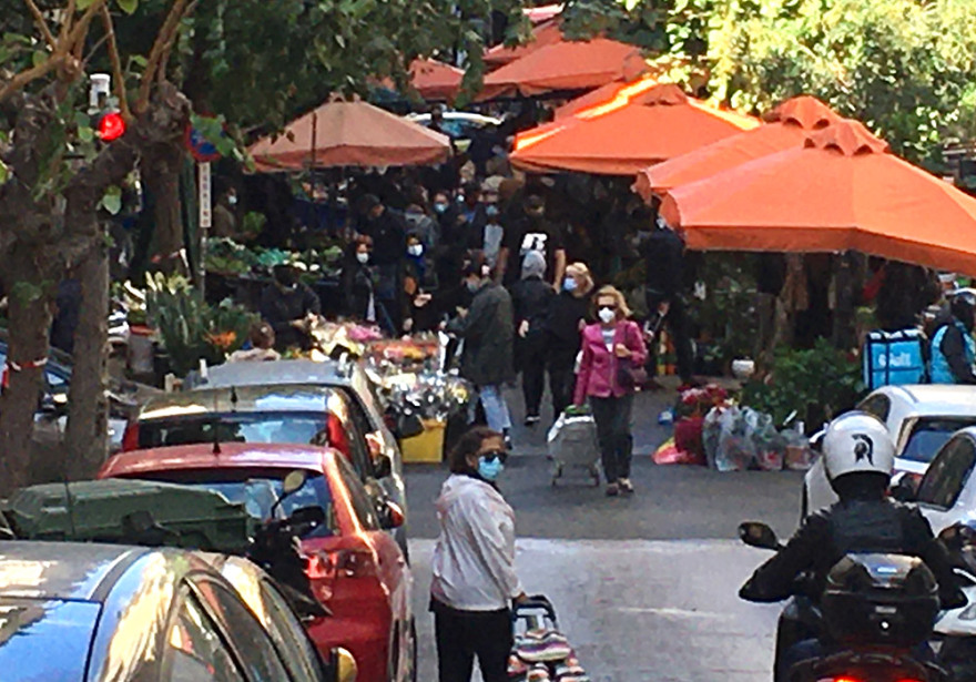 Lockdown: Πρόστιμα 18.000 ευρώ σε λαϊκή της Αθήνας - Συνωστισμός στη Θεσσαλονίκη