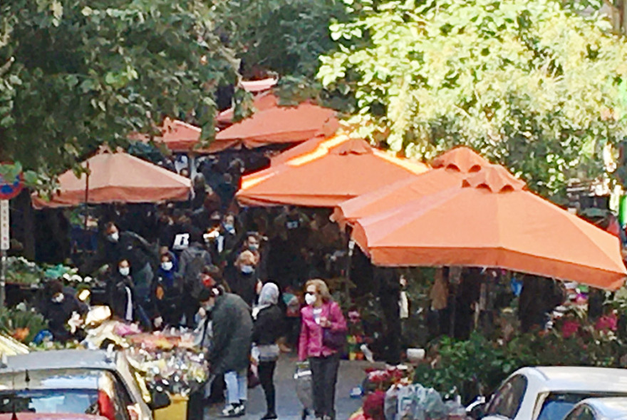 Lockdown: Πρόστιμα 18.000 ευρώ σε λαϊκή της Αθήνας - Συνωστισμός στη Θεσσαλονίκη