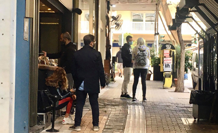 Lockdown - Κορωνοϊός: Καραντίνα με άδειους δρόμους στην Αθήνα -  Δείτε φωτογραφίες