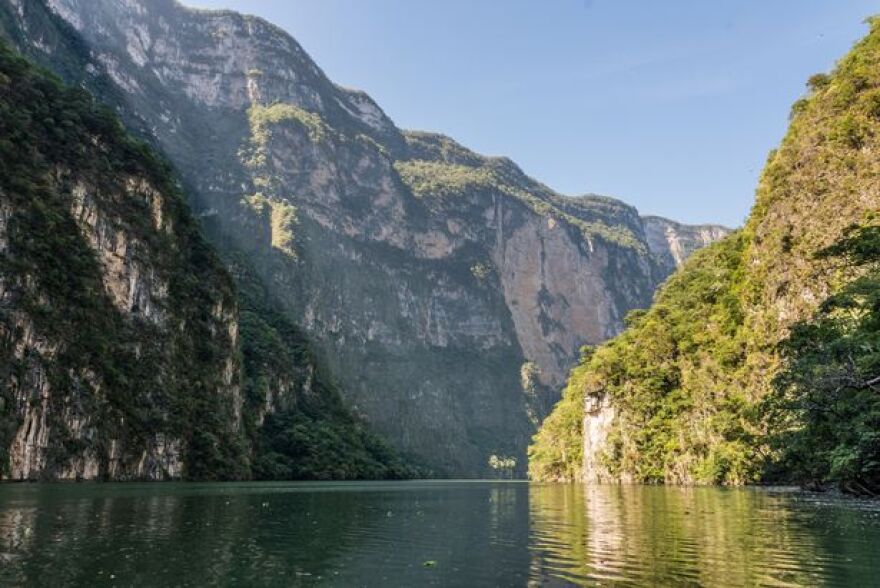 Αγωγή σε πορνοστάρ για ταινία στο εθνικό πάρκο του Μεξικού (φωτογραφίες)