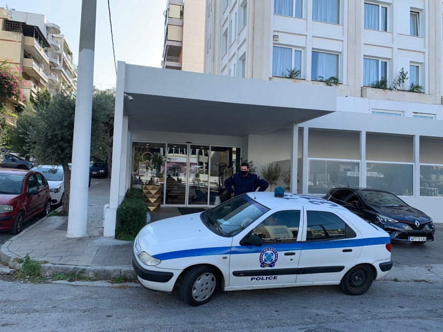 Lockdown: Έφοδος για πάρτι με 31 άτομα σε ξενοδοχείο στη Συγγρού - Συνελήφθη η 24χρονη διοργανώτρια