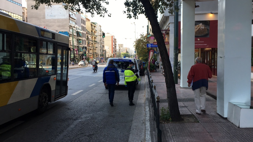 Lockdown: Μπλόκα παντού για τα μέτρα - Τι λένε οι ειδικοί για το «ακορντεόν» 