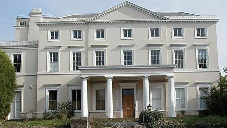 Γκάμπριελ Μπερν: Ο ηθοποιός περιγράφει πώς κακοποιήθηκε από ιερέα στα 11 του! 