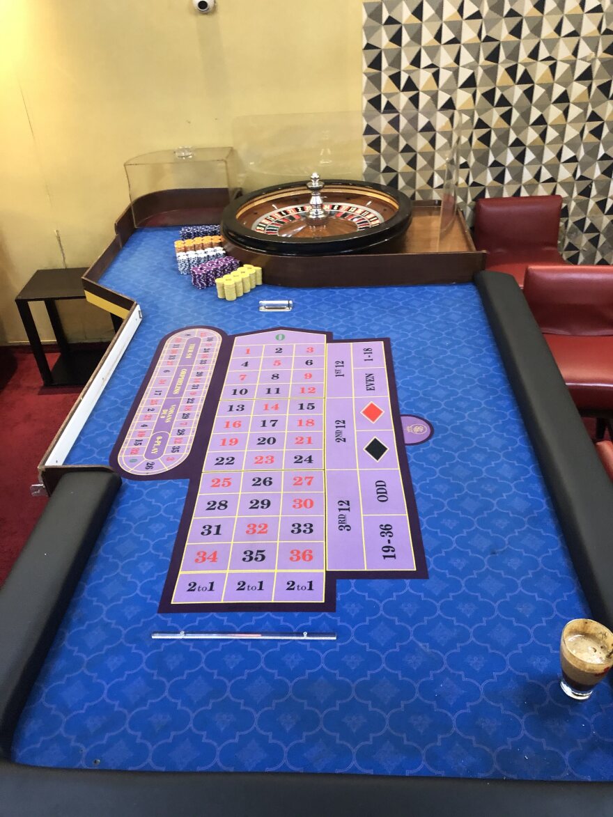 Μίνι καζίνο στο κέντρο της Αθήνας - 67 άτομα παραβίασαν το lockdown για να τζογάρουν παράνομα 