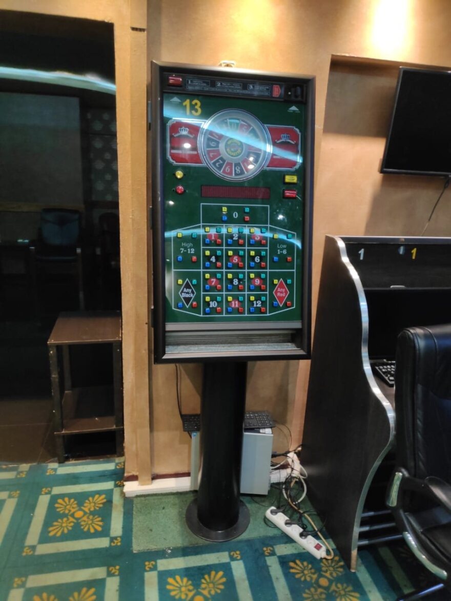 Μίνι καζίνο στο κέντρο της Αθήνας - 67 άτομα παραβίασαν το lockdown για να τζογάρουν παράνομα 