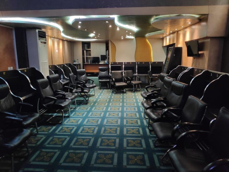 Μίνι καζίνο στο κέντρο της Αθήνας - 67 άτομα παραβίασαν το lockdown για να τζογάρουν παράνομα 