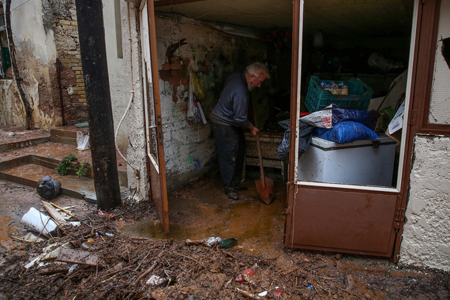 Κακοκαιρία στην Κρήτη: Απεγκλωβίστηκε έγκυος λίγο πριν γεννήσει - Έγιναν 22 διασώσεις ανηλίκων (βίντεο-φωτογραφίες)