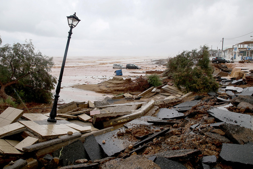 Κακοκαιρία στην Κρήτη: Απεγκλωβίστηκε έγκυος λίγο πριν γεννήσει - Έγιναν 22 διασώσεις ανηλίκων (βίντεο-φωτογραφίες)
