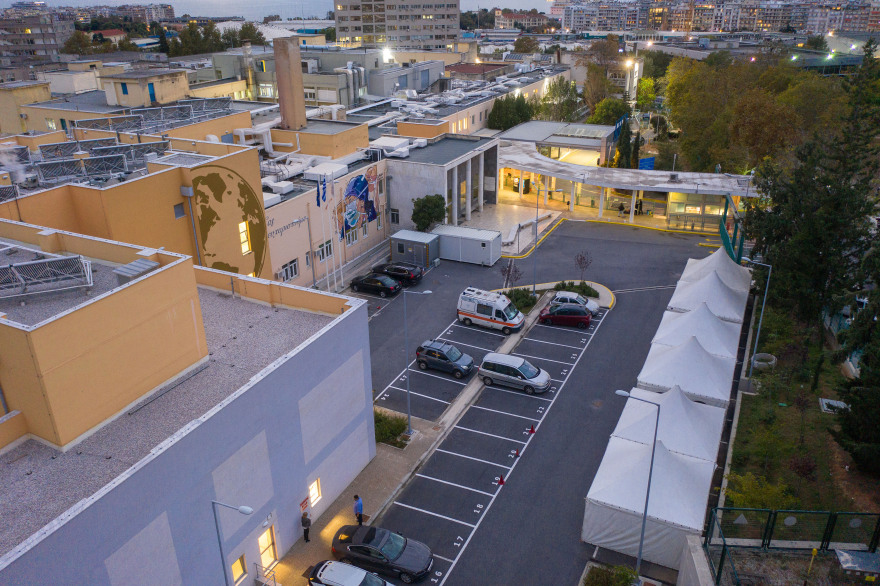 Κορωνοϊός: Φόβος για «εικόνες Μπέργκαμο» - Μάχη για να μην καταρρεύσει το ΕΣΥ στην πόλη