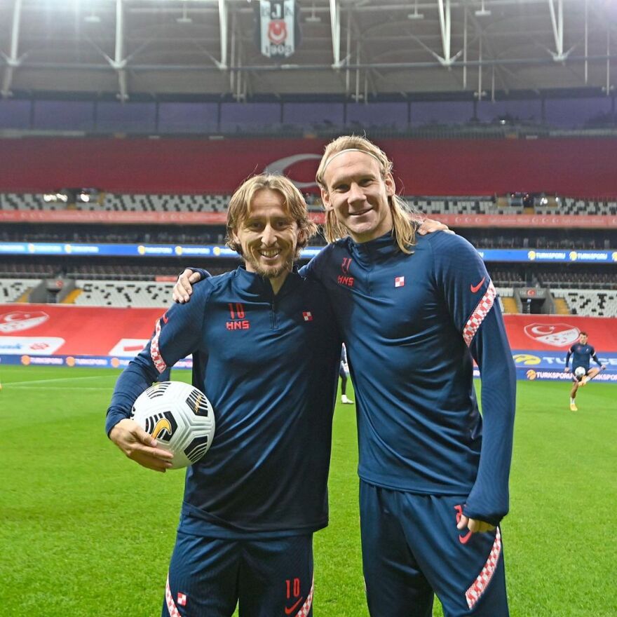  «Συναγερμός» στη Ρεάλ: Ο Μόντριτς πόζαρε με τον θετικό στον κορωνοϊό Βίντα