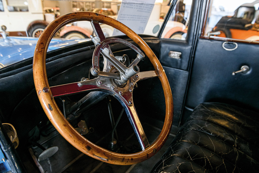 Θεόδωρος Χαραγκιώνης: Από τον οίκο Gucci στις «ντίβες» της ασφάλτου 